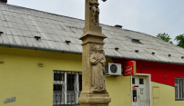Kamenný kříž z roku 1820 se zařadil mezi opravené památky